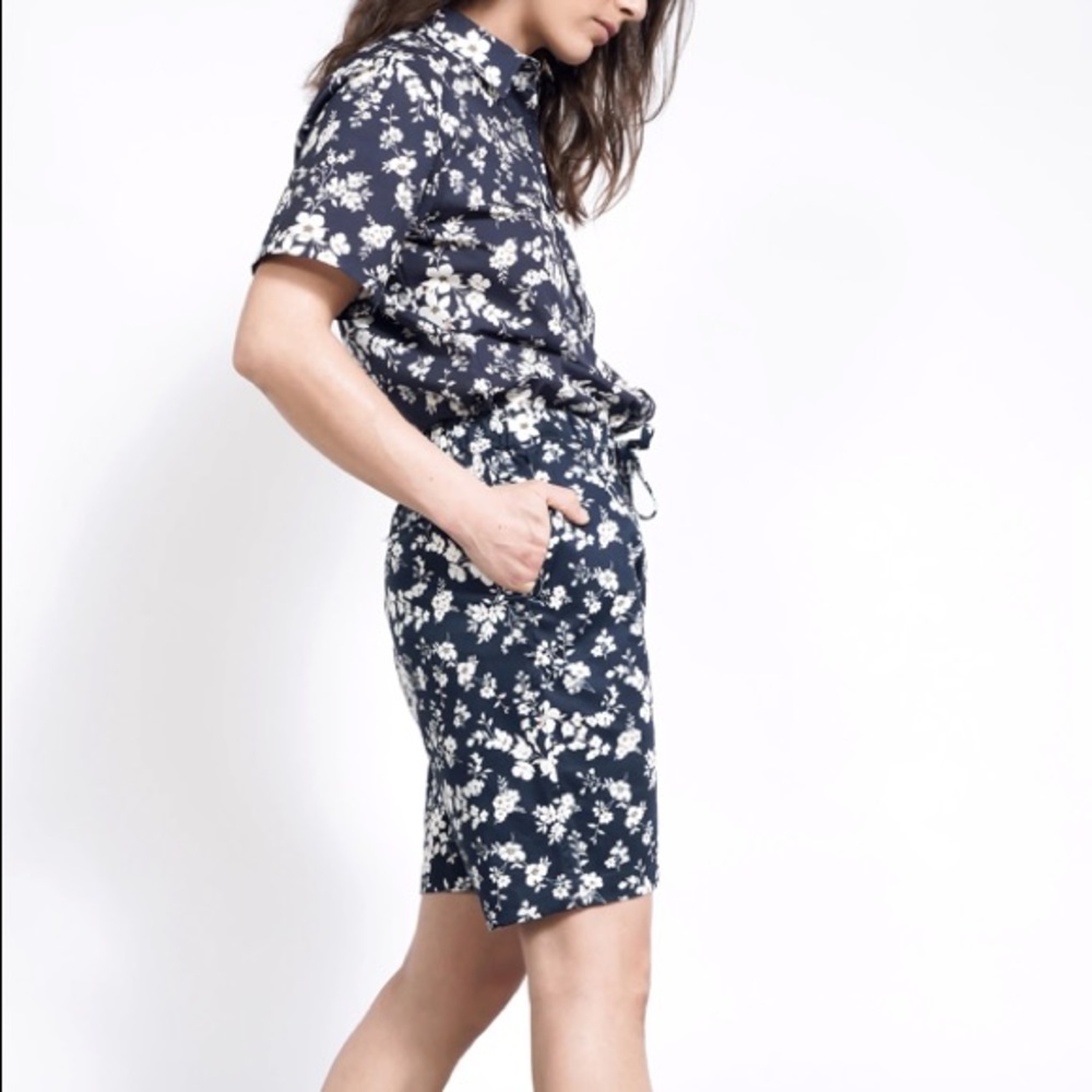 Wildfang THE ESSENTIAL BLUE FLORAL DRAWSTRING SHORT medium